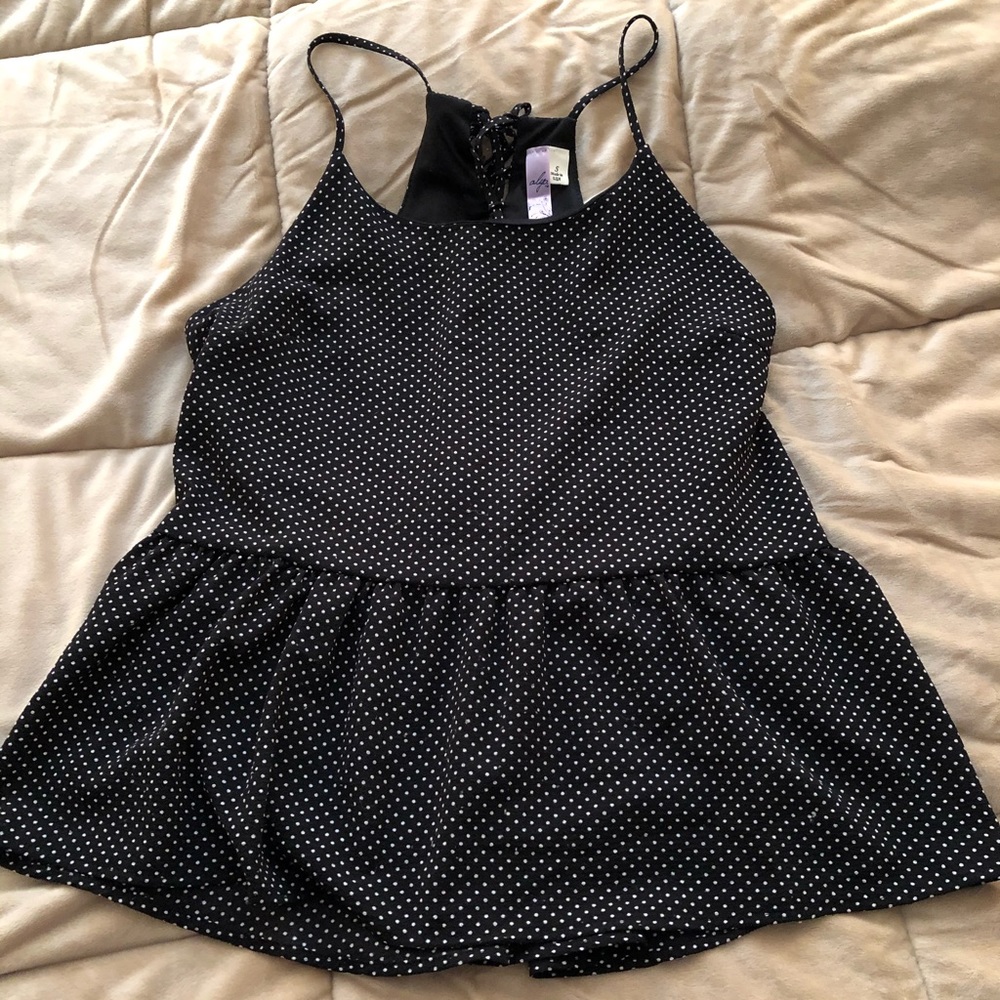 🌺 Francesca’s polka dot peplum tank